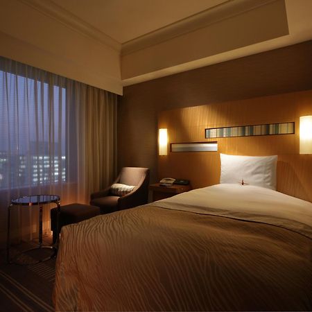 Hotel Okura Fukuoka Fukuoka  Eksteriør bilde A room at the hotel