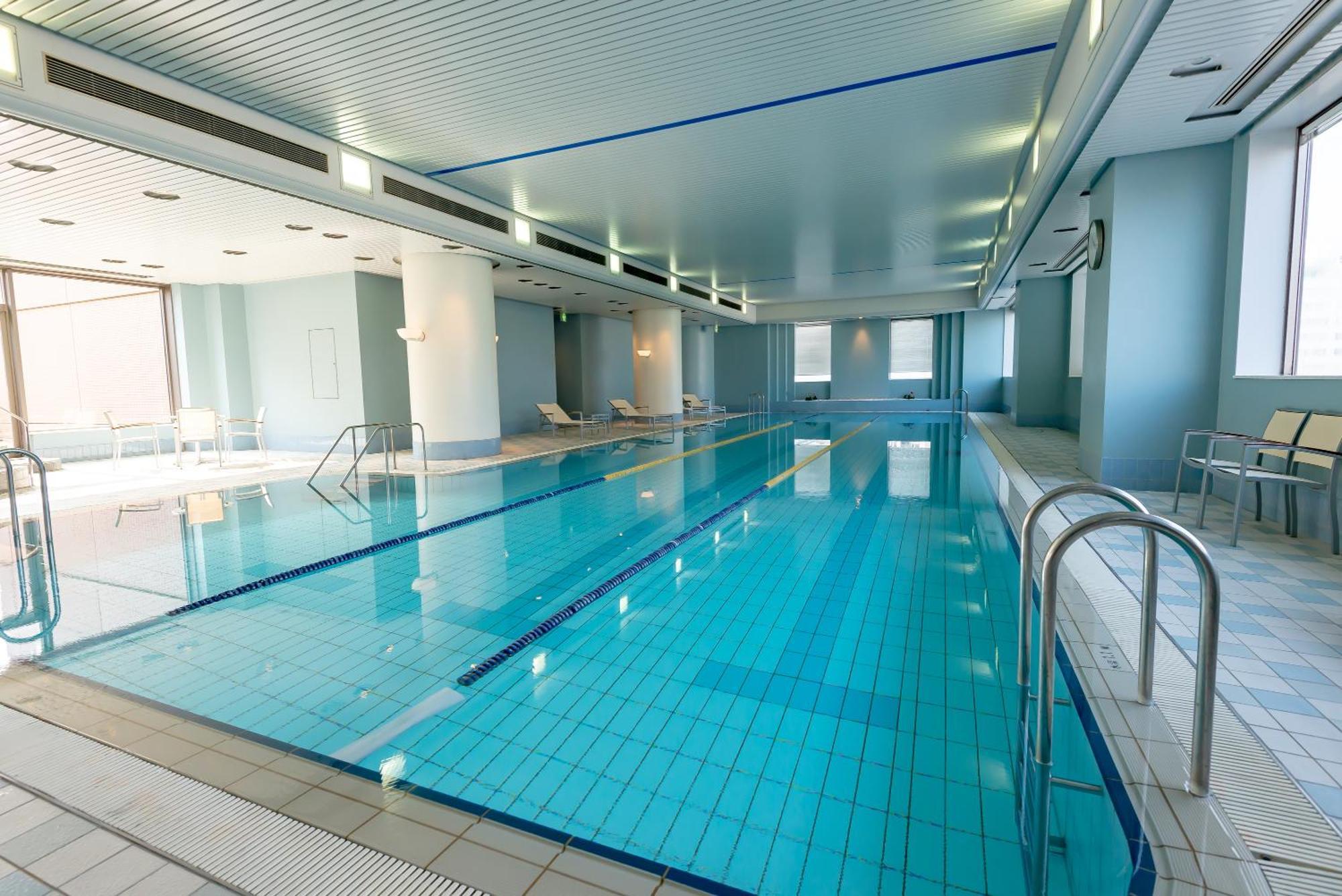 Hotel Okura Fukuoka Fukuoka  Eksteriør bilde Indoor pool