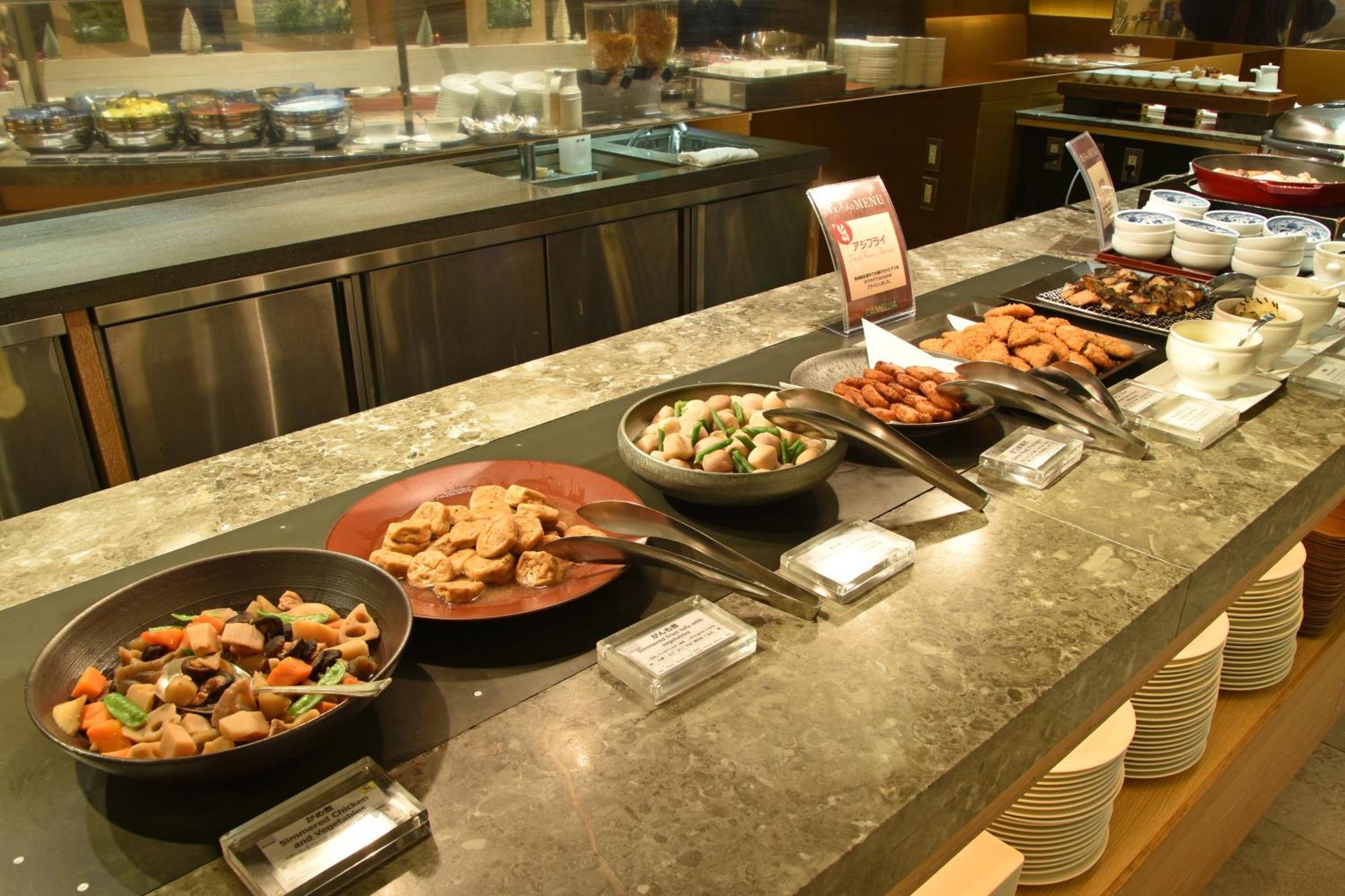 Hotel Okura Fukuoka Fukuoka  Eksteriør bilde A buffet at a hotel