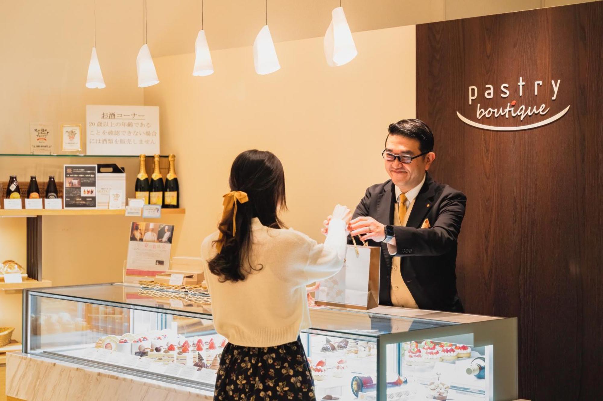 Hotel Okura Fukuoka Fukuoka  Eksteriør bilde A pastry boutique in Japan