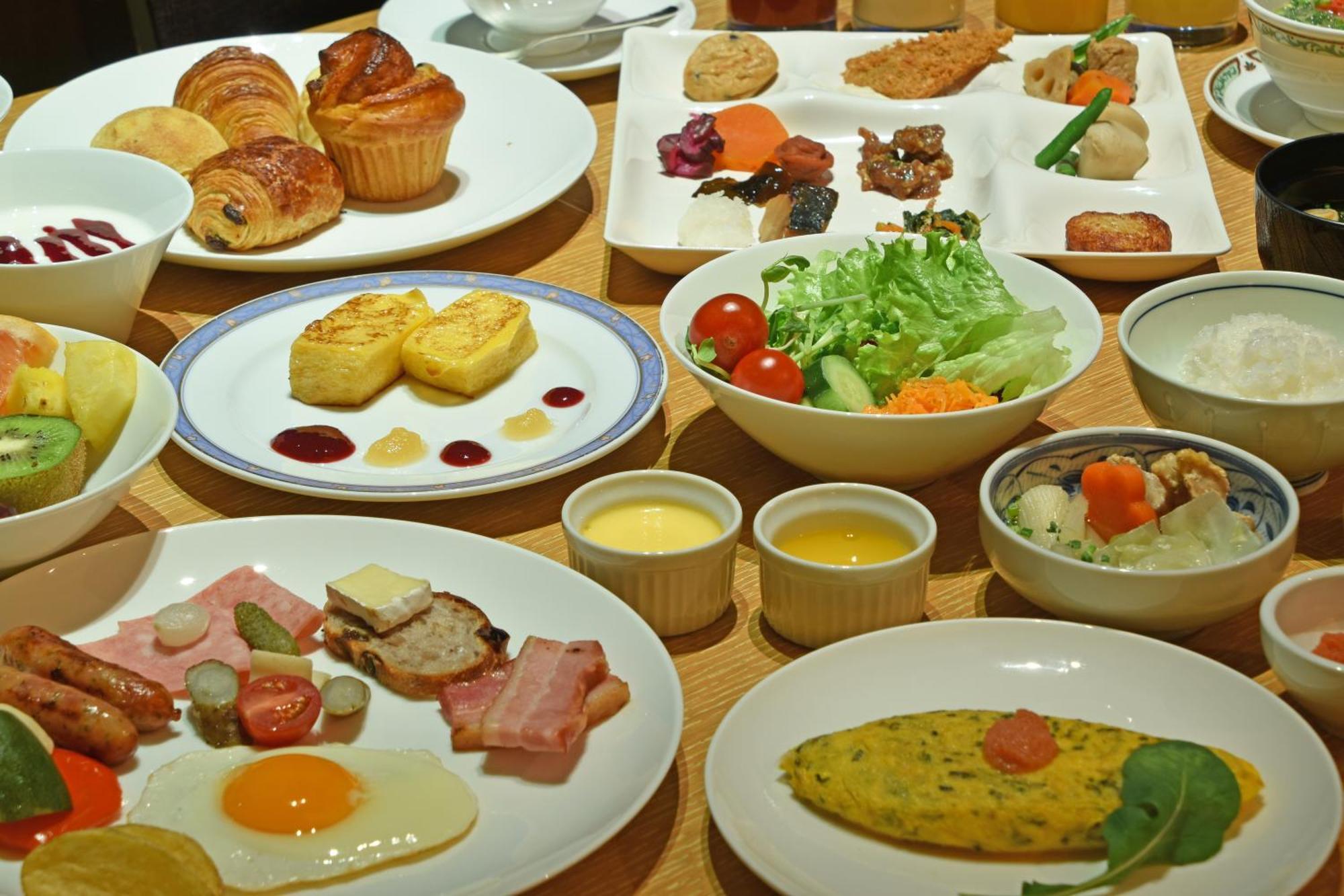 Hotel Okura Fukuoka Fukuoka  Eksteriør bilde A Japanese breakfast