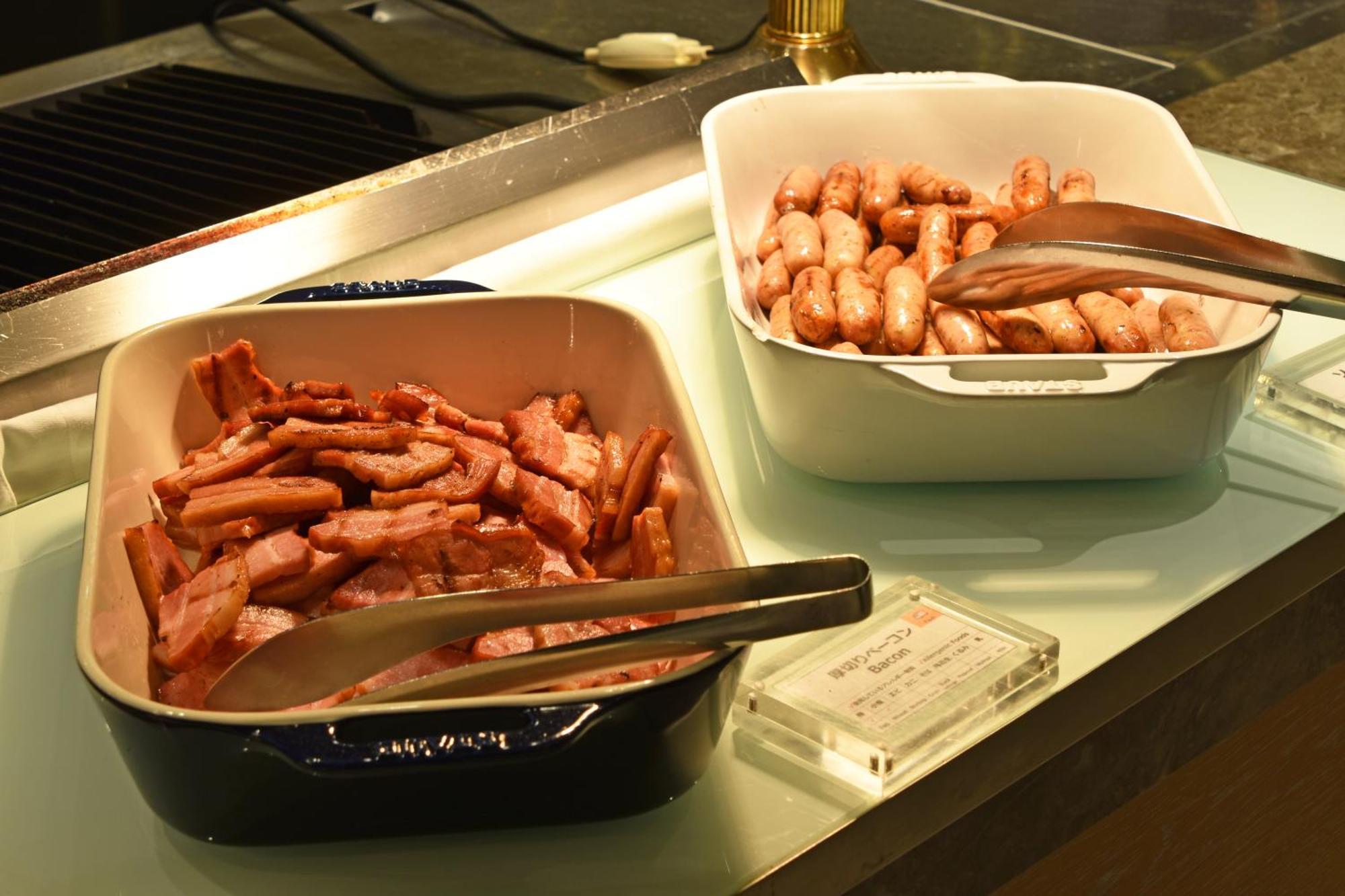 Hotel Okura Fukuoka Fukuoka  Eksteriør bilde Bacon and sausages