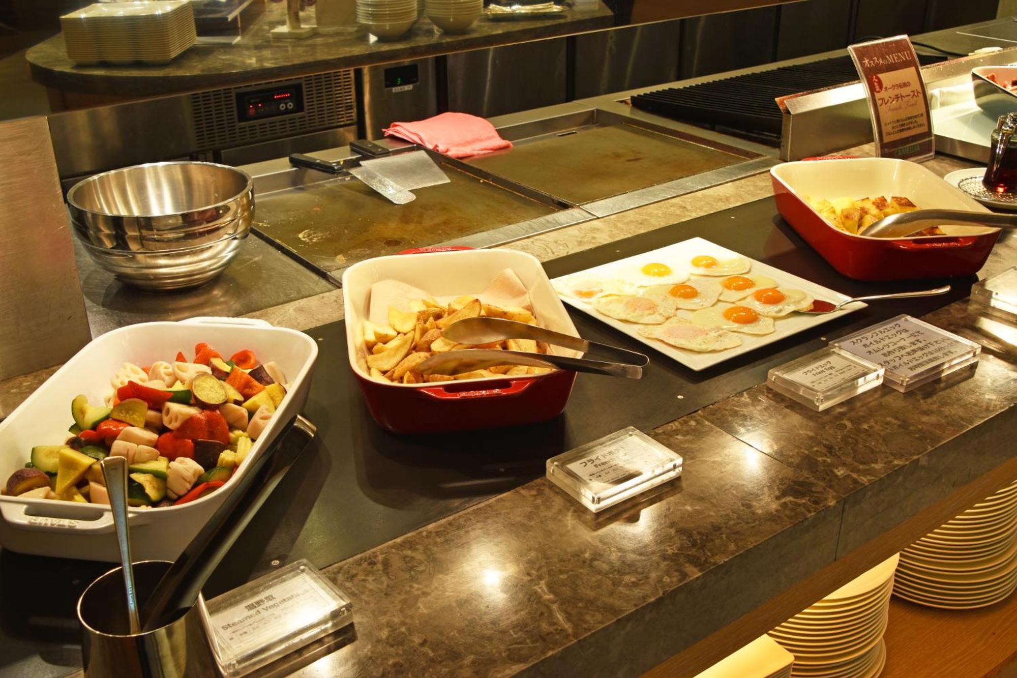 Hotel Okura Fukuoka Fukuoka  Eksteriør bilde A buffet at a hotel