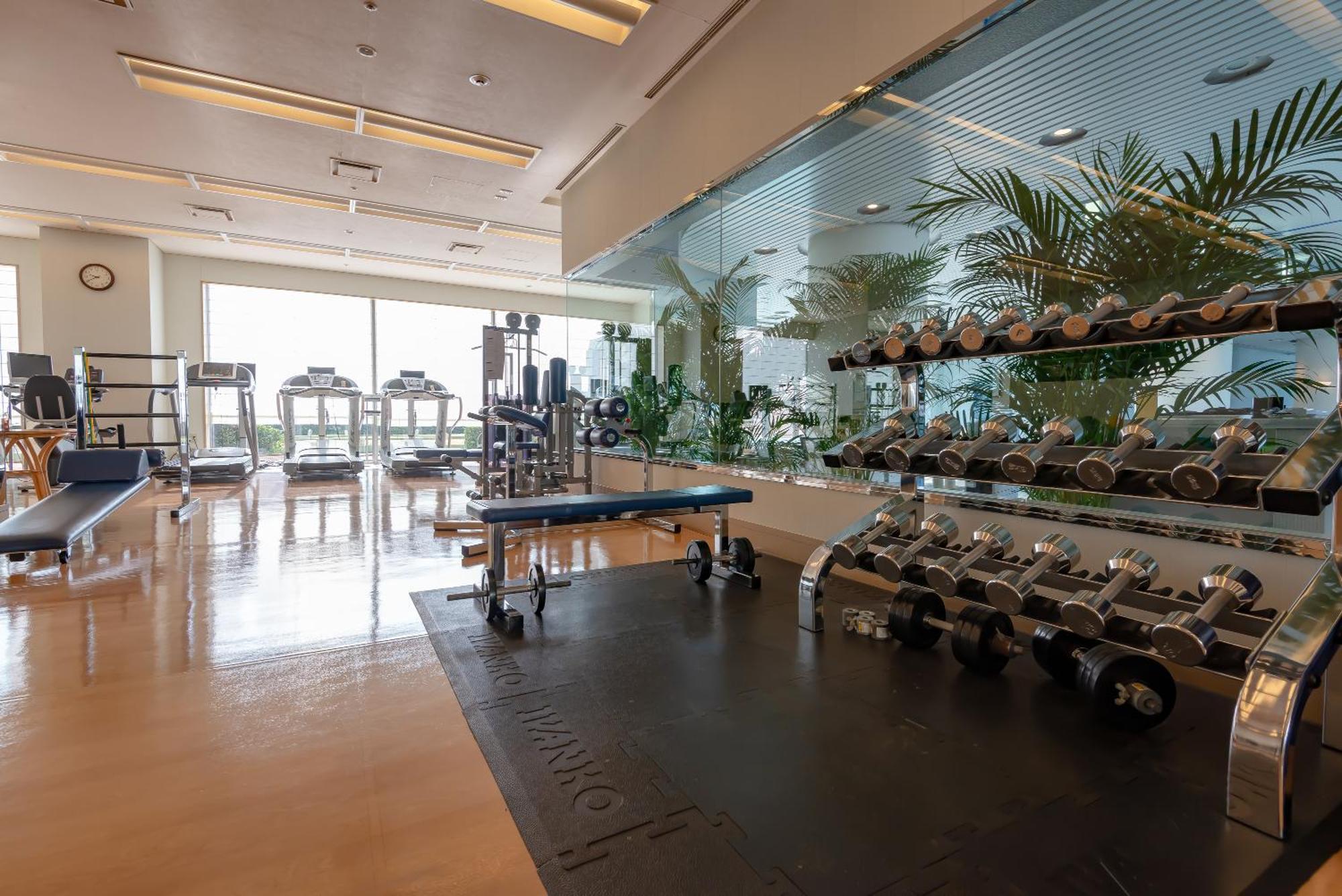 Hotel Okura Fukuoka Fukuoka  Eksteriør bilde The gym at the Ritz-Carlton, Dubai