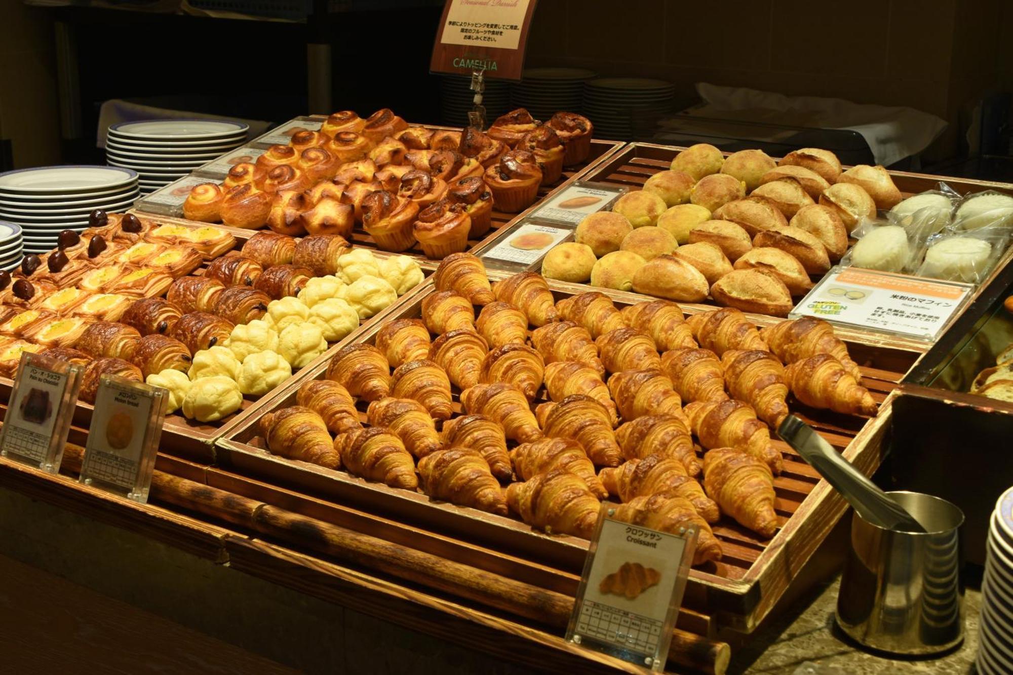 Hotel Okura Fukuoka Fukuoka  Eksteriør bilde Swedish pastries