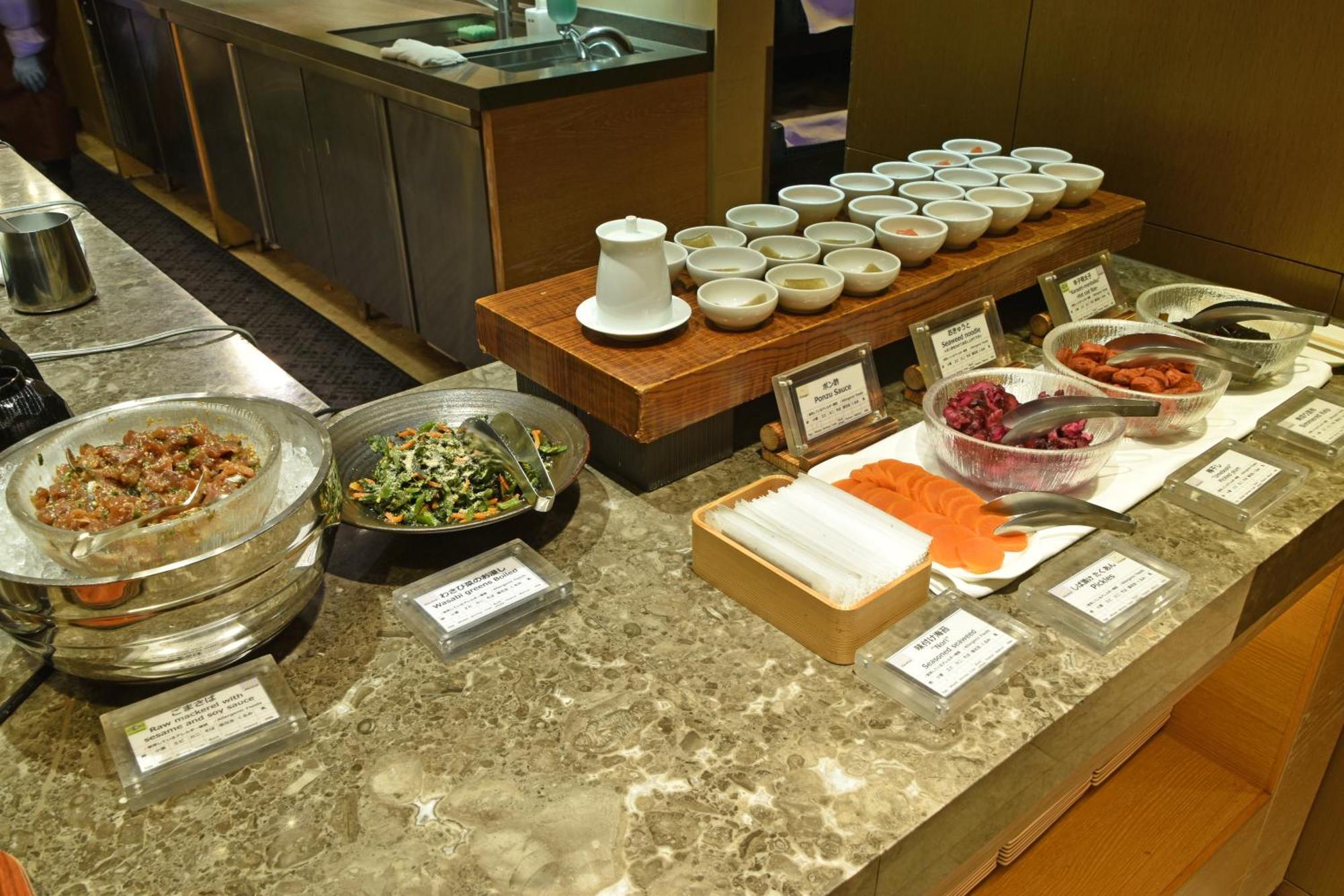 Hotel Okura Fukuoka Fukuoka  Eksteriør bilde A selection of Korean banchan
