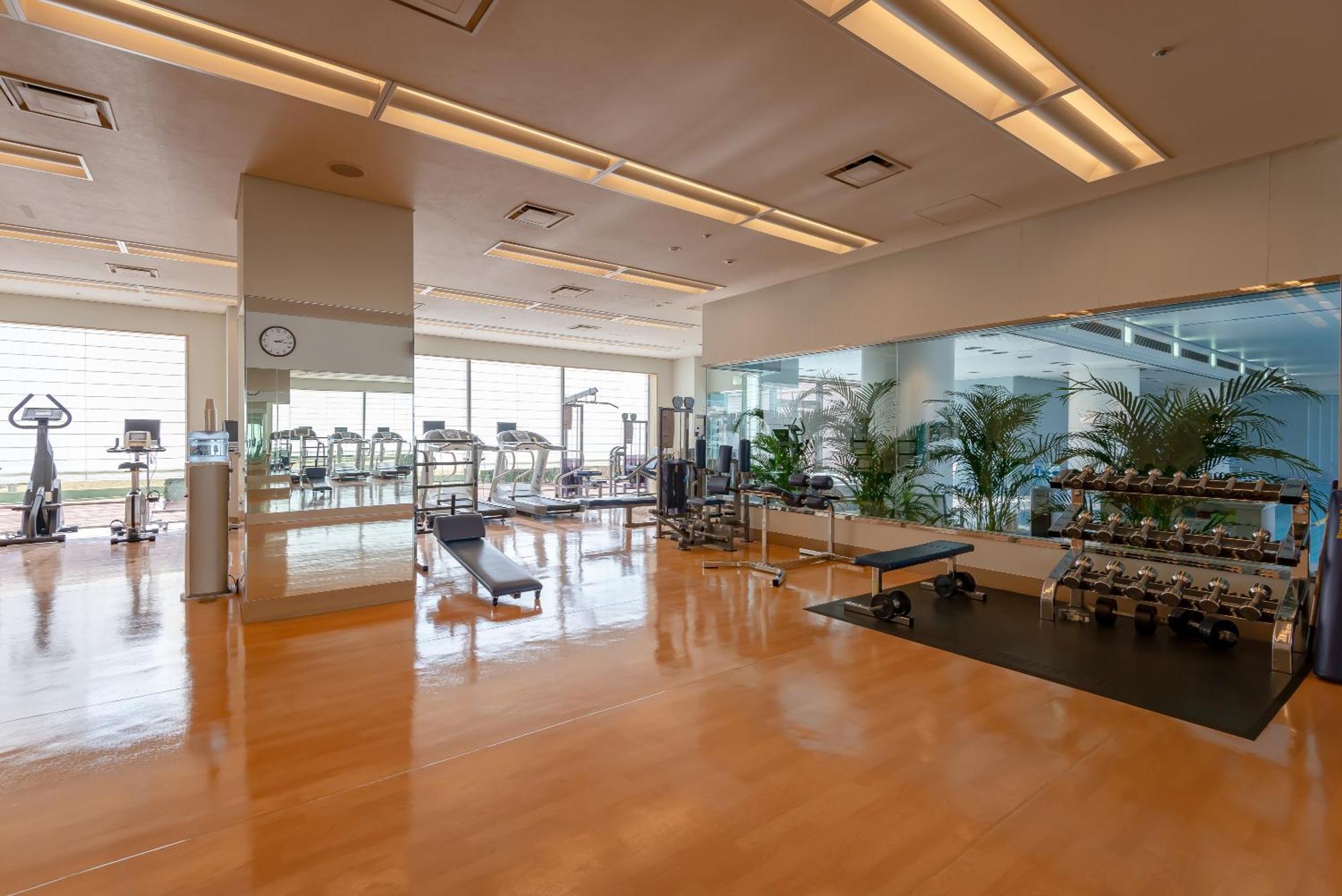 Hotel Okura Fukuoka Fukuoka  Eksteriør bilde The gym at the Ritz-Carlton, Osaka
