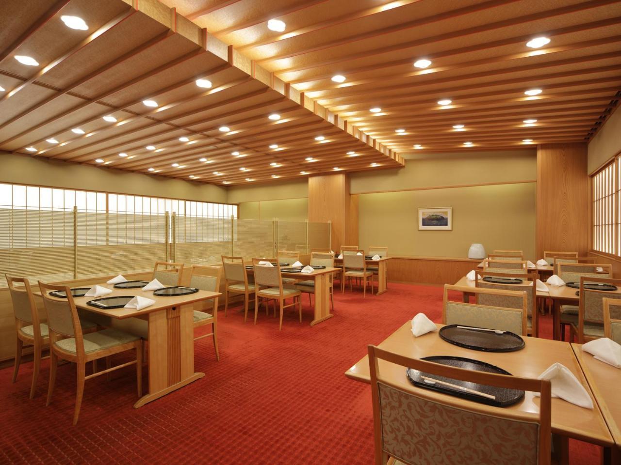 Hotel Okura Fukuoka Fukuoka  Eksteriør bilde Interior of a restaurant in Japan